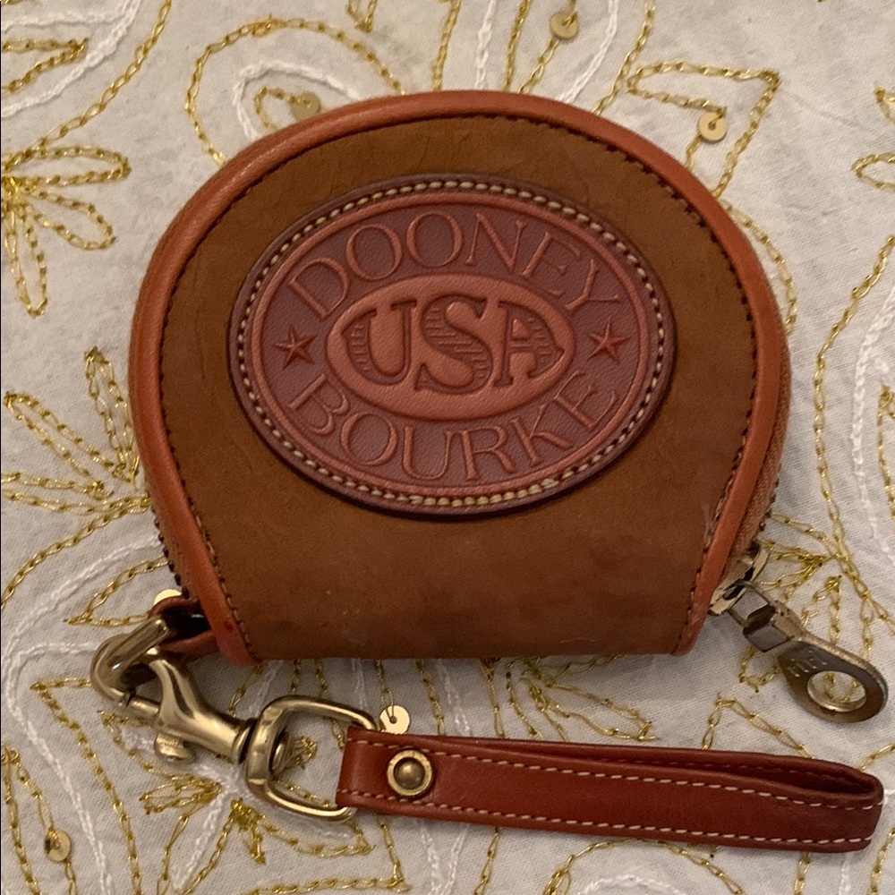 Vintage Dooney & Bourke Tan Leather Coin Pouch
 Very gently used